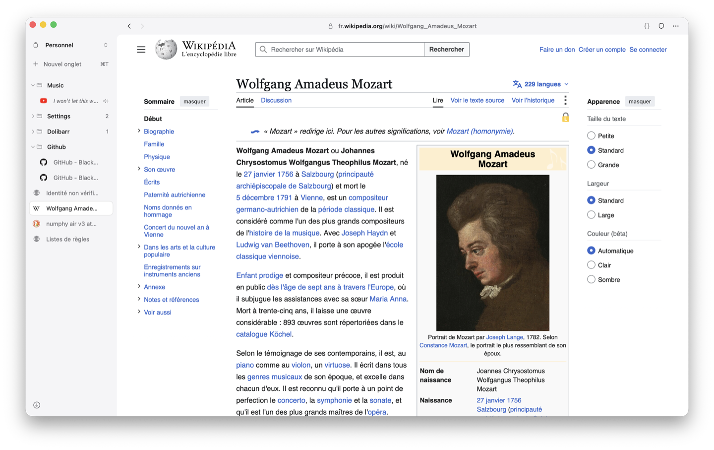 La fenêtre de Wuji sur un article de Wikipédia : la colonne d'onglets à gauche,
                la page à droite, et la barre du haut réduite à l'adresse.